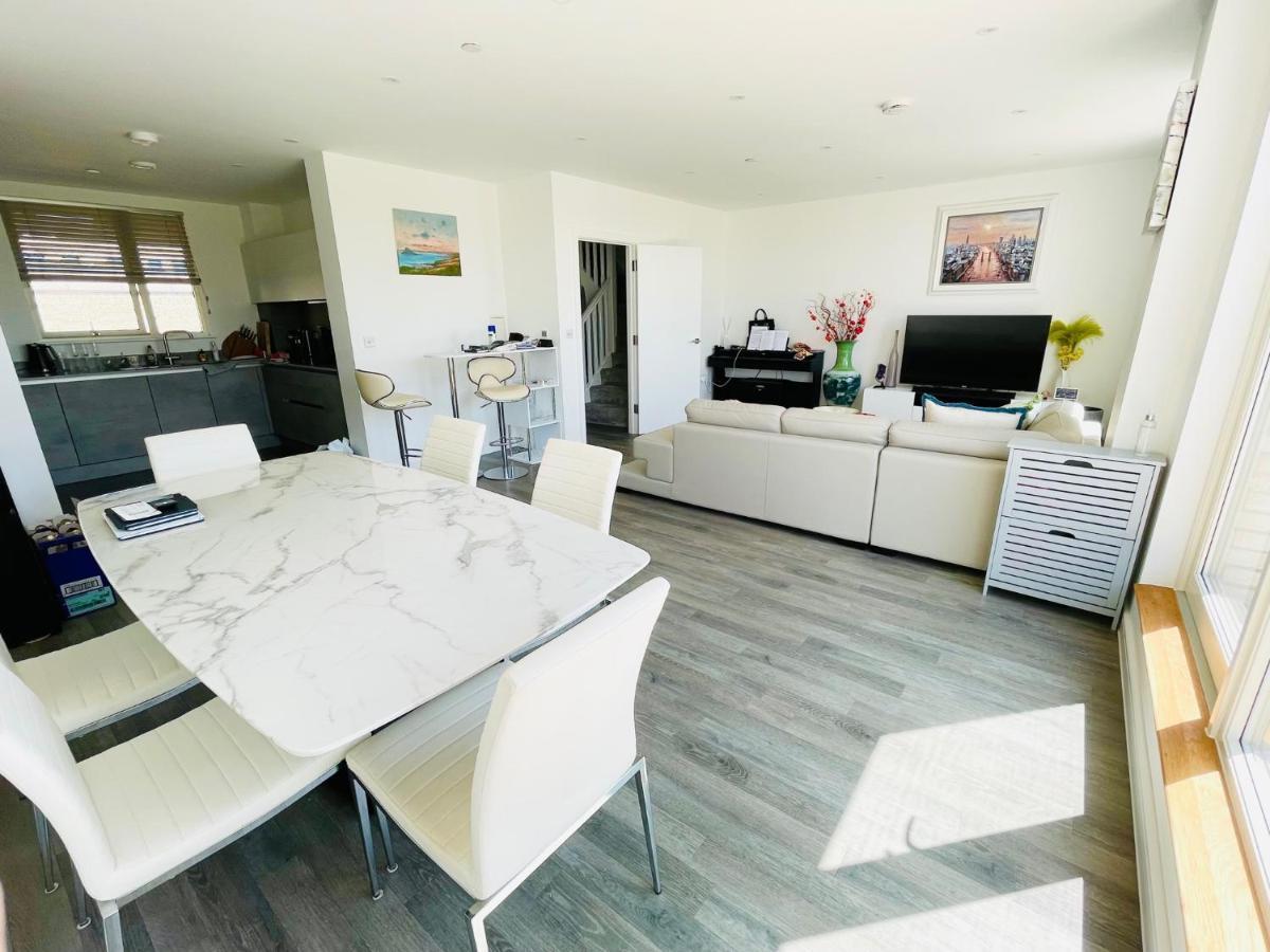 Апартаменты Modern Penthouse Flat With Free Indoor Parking Лондон Экстерьер фото