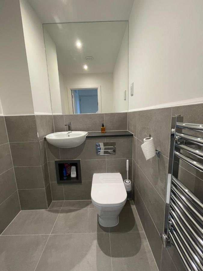 Апартаменты Modern Penthouse Flat With Free Indoor Parking Лондон Экстерьер фото