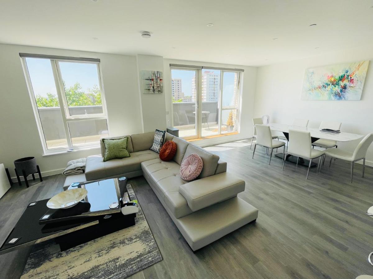 Апартаменты Modern Penthouse Flat With Free Indoor Parking Лондон Экстерьер фото
