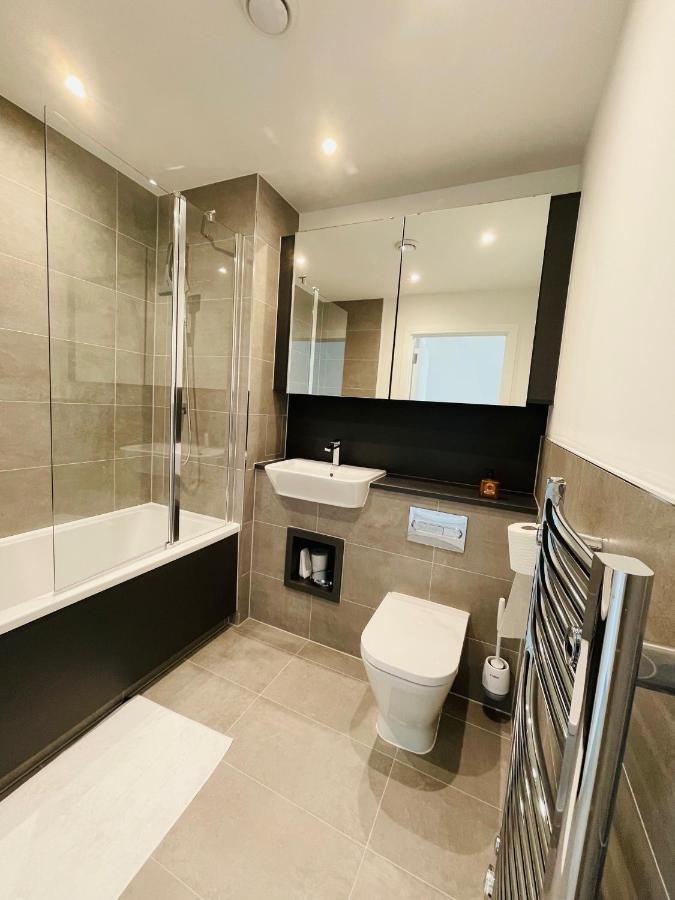 Апартаменты Modern Penthouse Flat With Free Indoor Parking Лондон Экстерьер фото